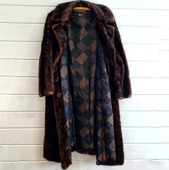 Maple Furriers | authentic mink coat - Picture 2 of 7